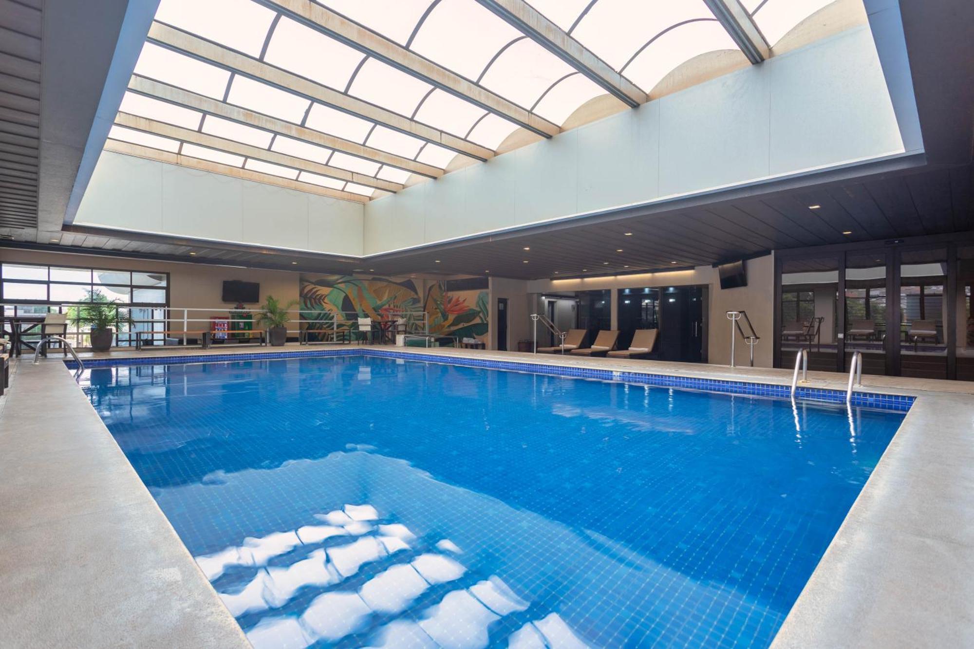 Ouro Minas Hotel Belo Horizonte, Dolce By Wyndham ภายนอก รูปภาพ The pool at the hotel