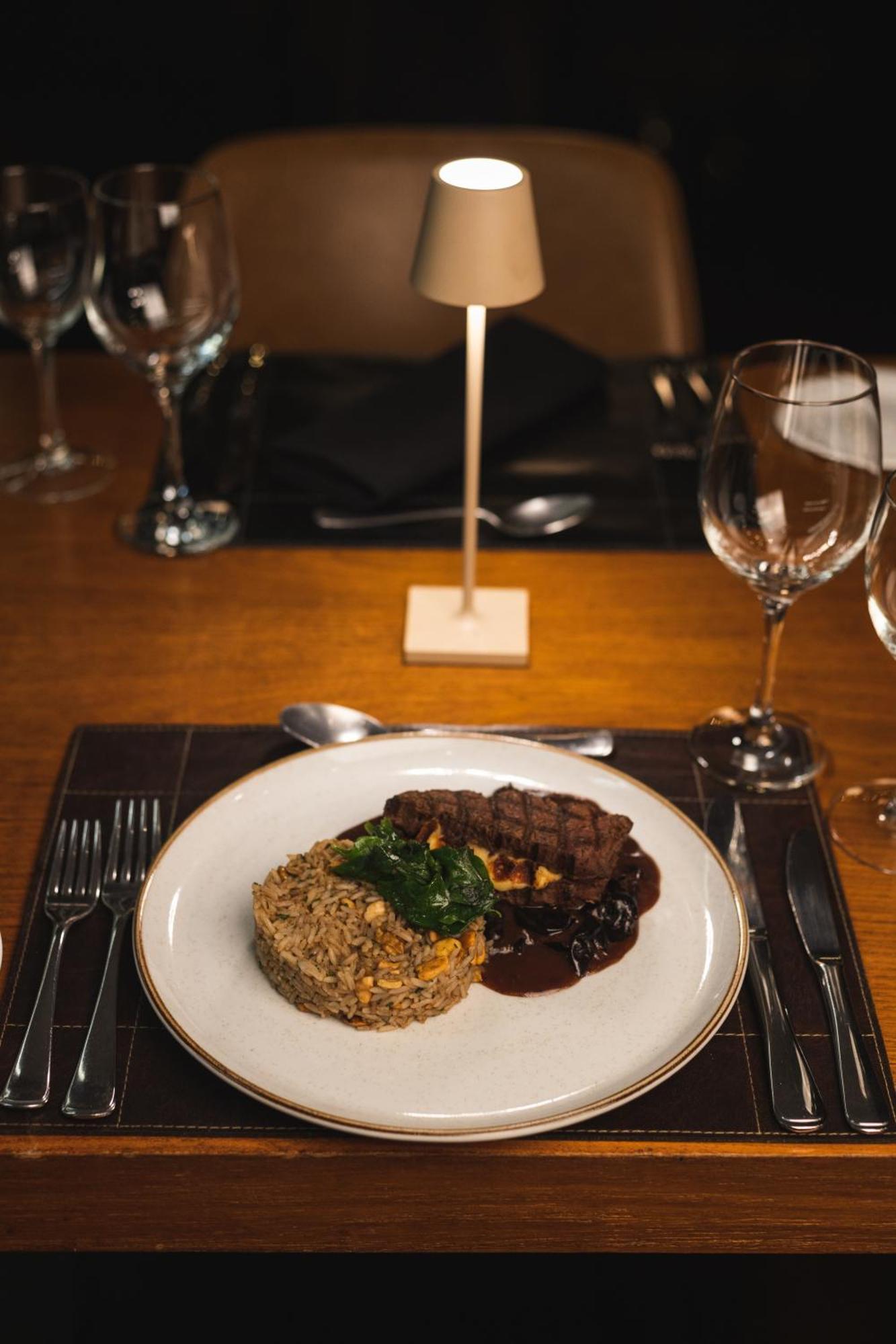 Ouro Minas Hotel Belo Horizonte, Dolce By Wyndham ภายนอก รูปภาพ A plate of food