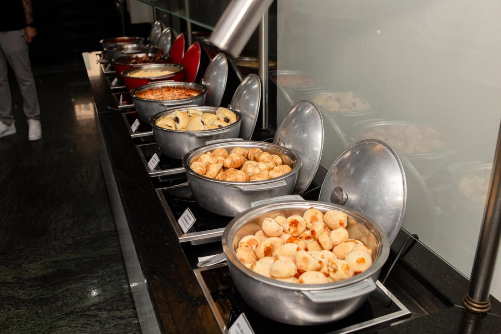 Ouro Minas Hotel Belo Horizonte, Dolce By Wyndham ภายนอก รูปภาพ A chafing dish